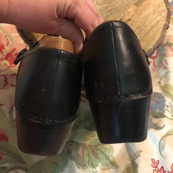 DANSKO  size EU42 US11.5-12  Pull-on Clogs Black Leather Strap Detail $109 MSRP - Picture 11 of 16